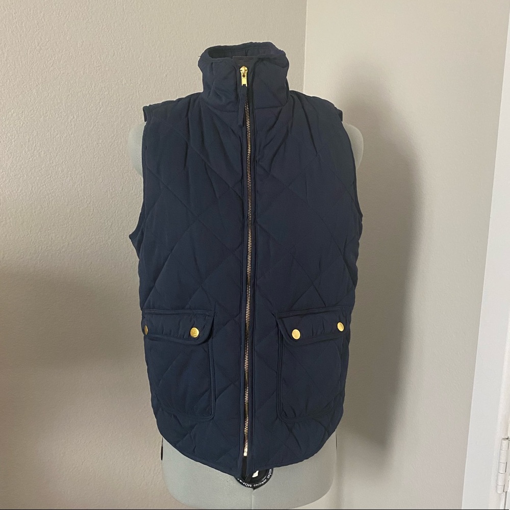 EUC - Navy Quilted Vest With Pockets
